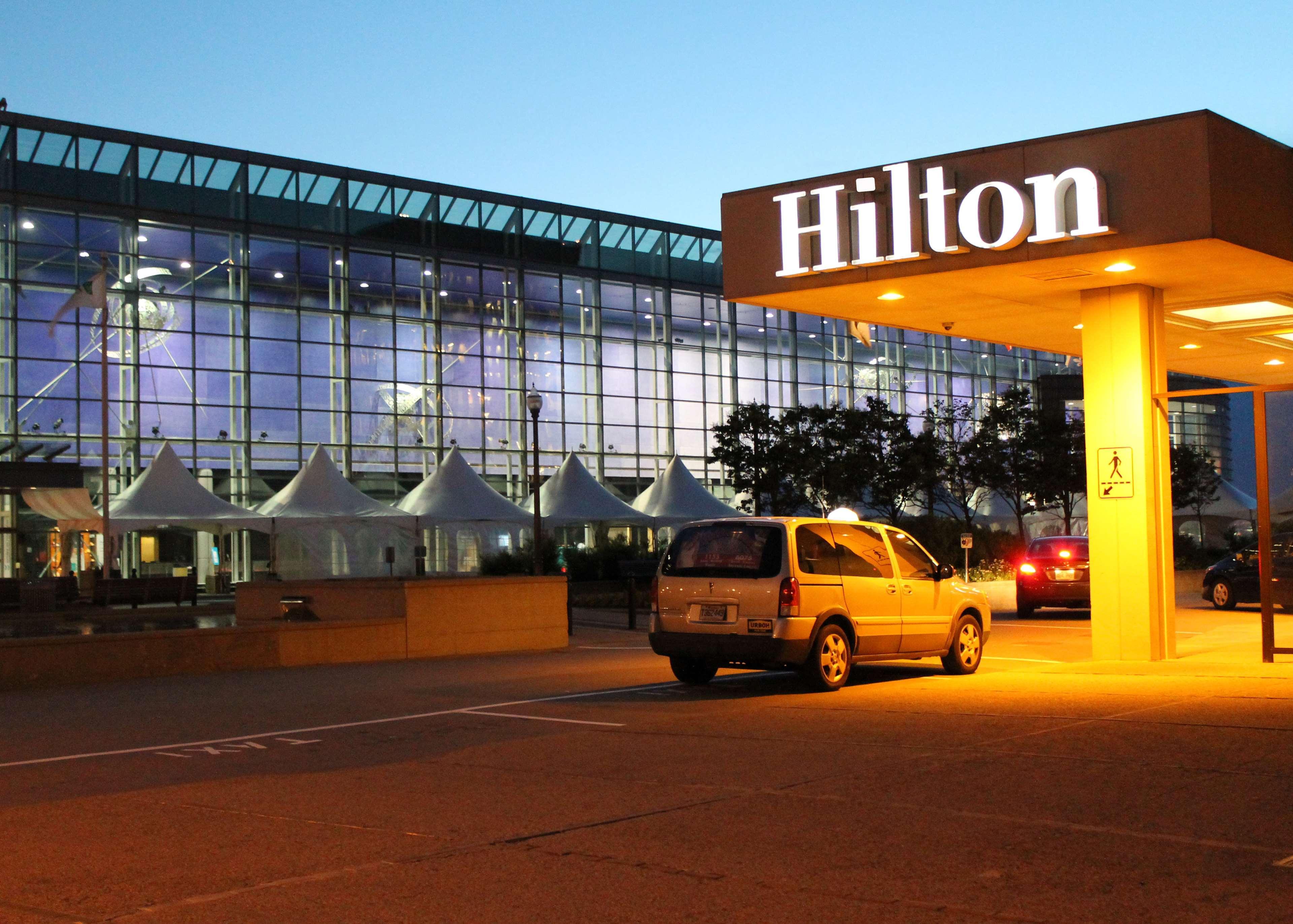 Hilton Quebec Hotel Exterior foto